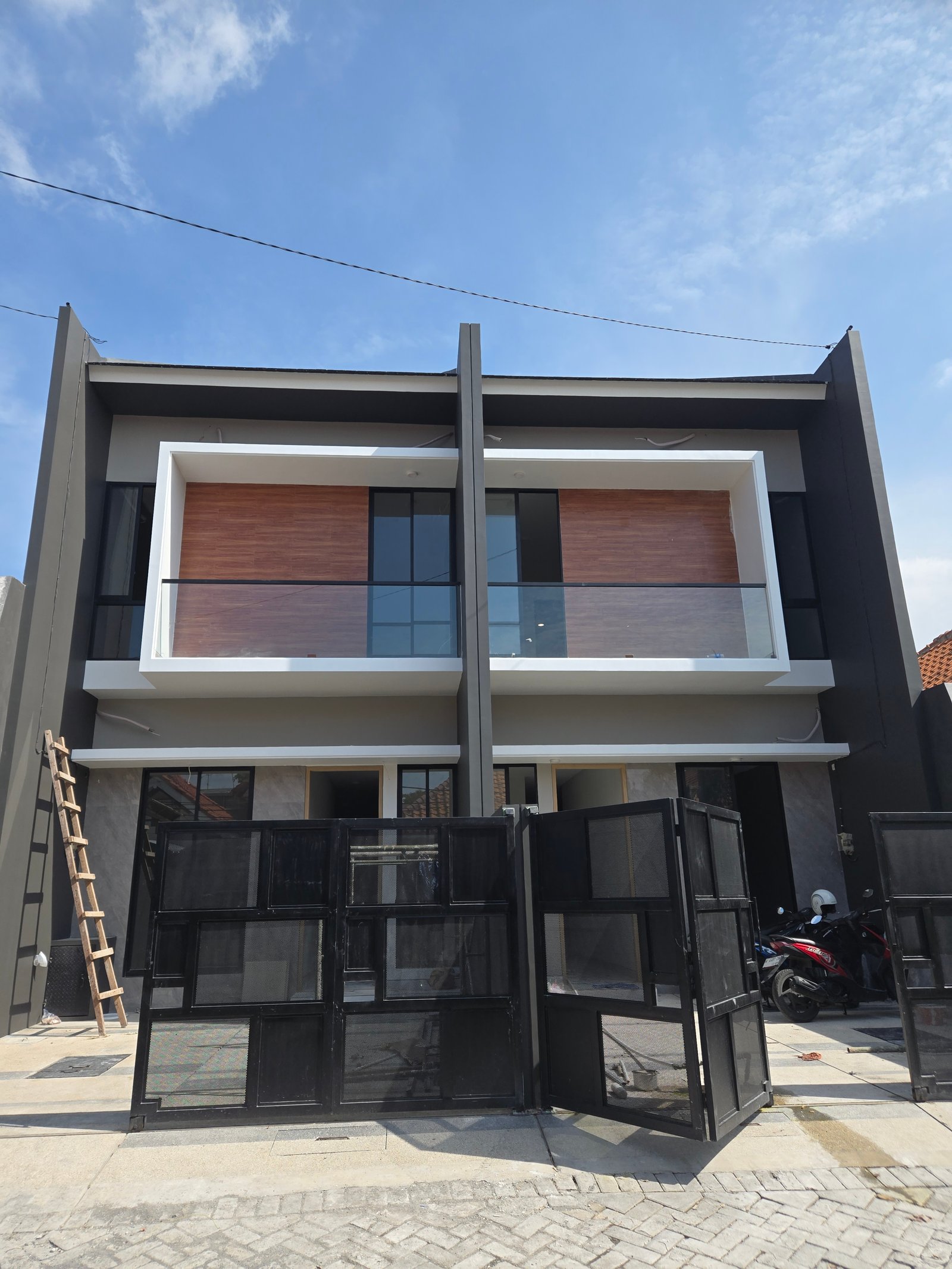 Rumah Baru Minimalis Modern Di Jemursari Wonocolo Surabaya - 13
