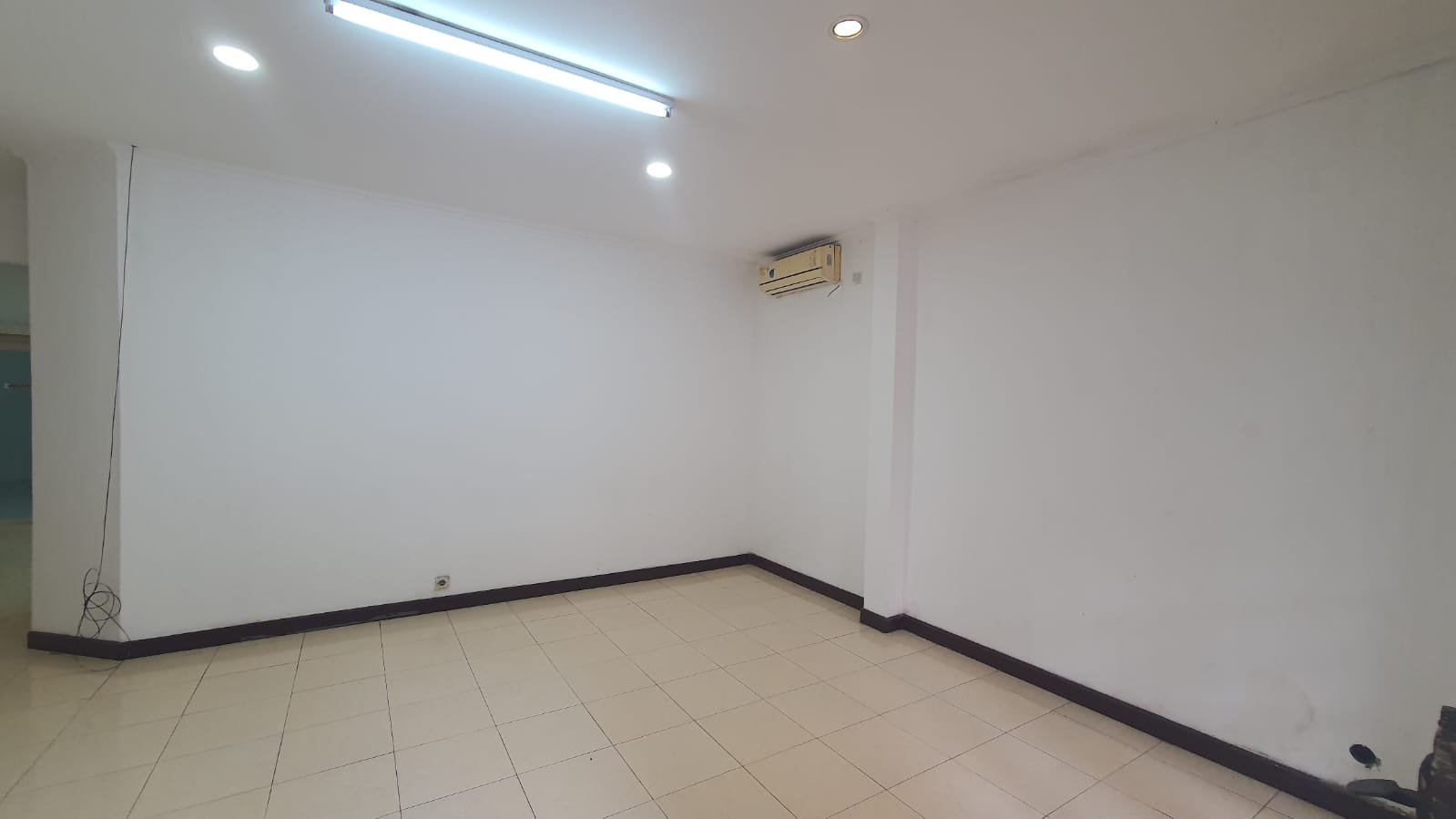 Rumah Disewakan di Kebayoran Baru - 5