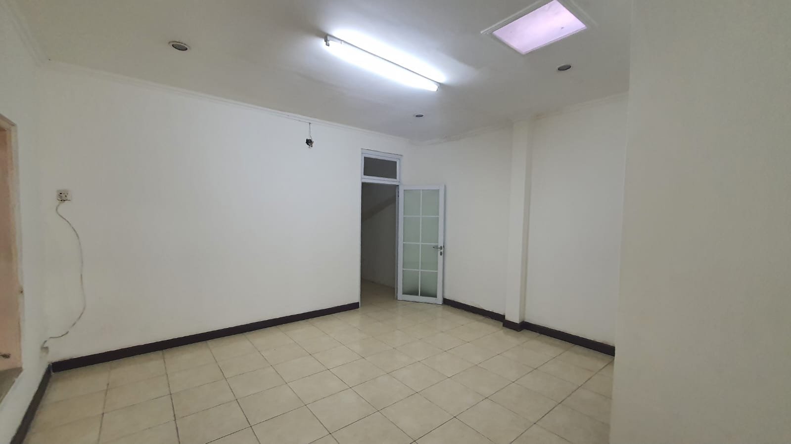 Rumah Disewakan di Kebayoran Baru - 3