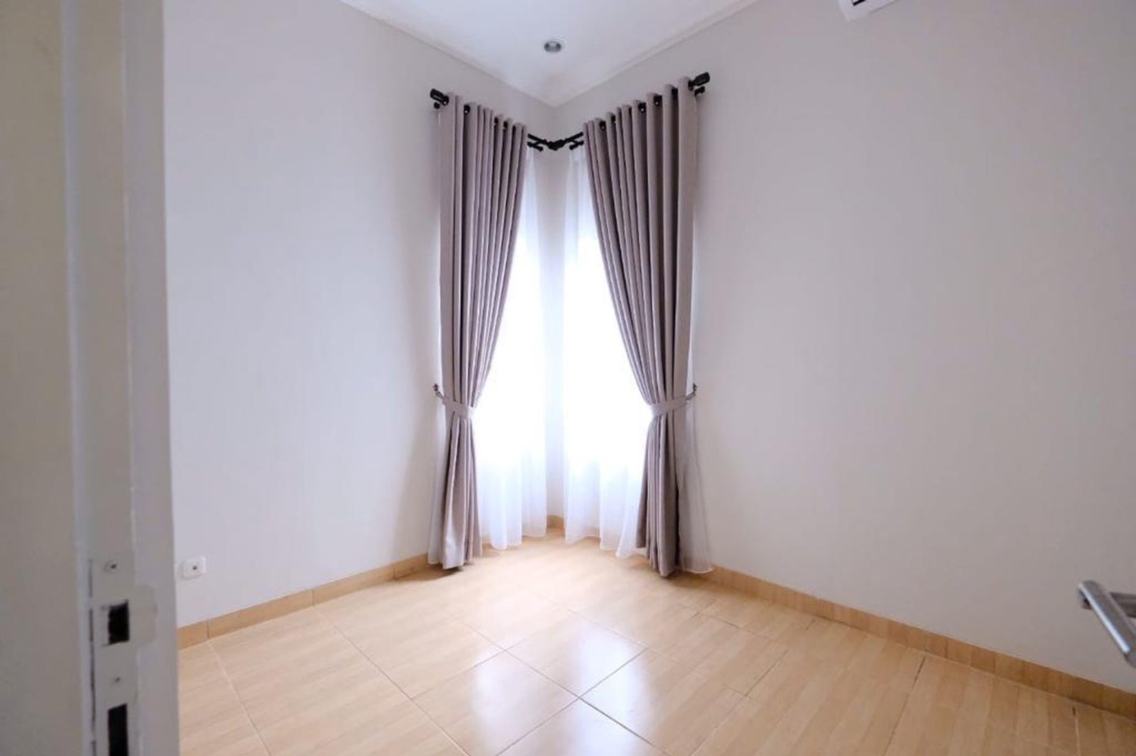 Rumah Disewakan di Pejaten Barat - 13